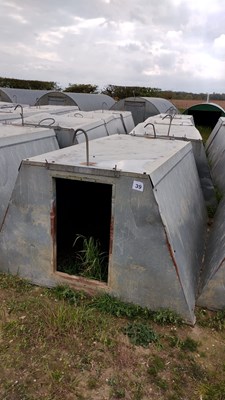 Lot 39 - 4 x John Booth insulated galvanised kennel...