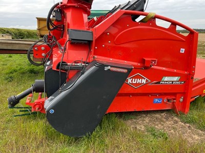 Lot 89 - Kuhn Primor 2060 mounted straw chopper (Year:...