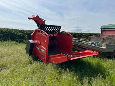 Lot 89 - Kuhn Primor 2060 mounted straw chopper (Year:...