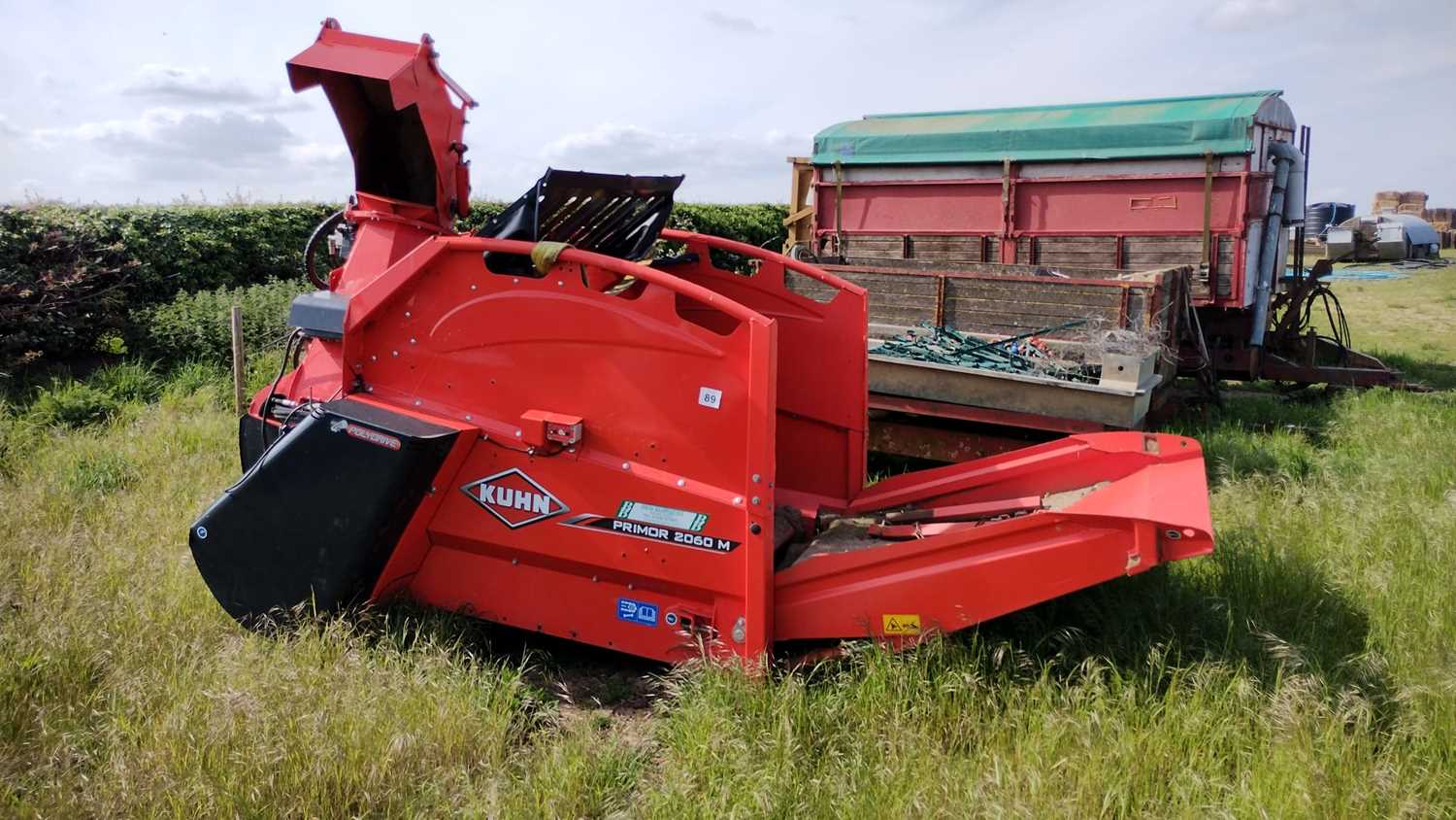 Lot 89 - Kuhn Primor 2060 mounted straw chopper (Year:...
