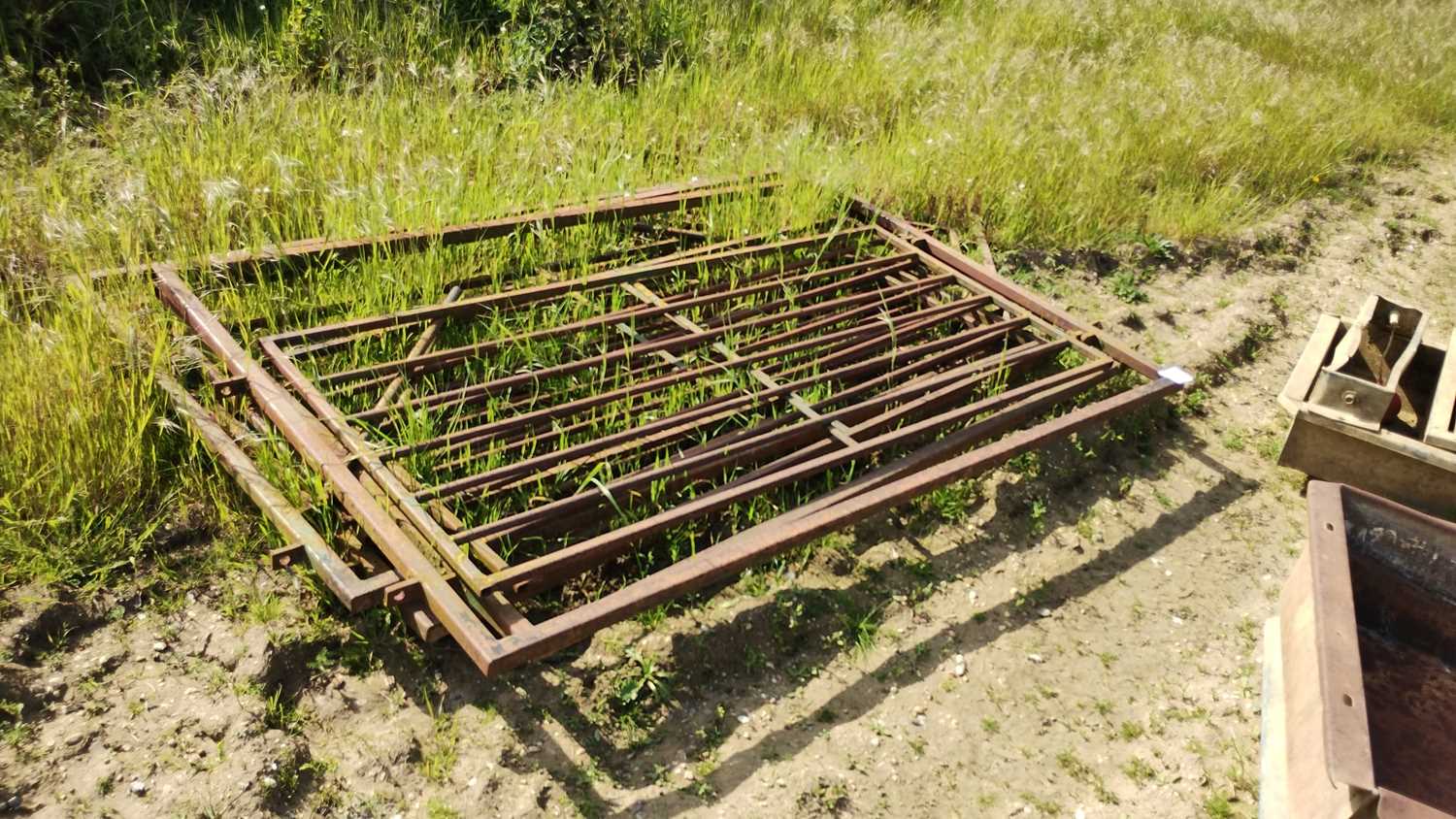 Lot 77 - Qty of Pig Gates