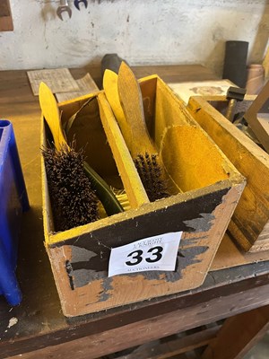 Lot 33 - Quantity of brushes (Based in Risby (No VAT)