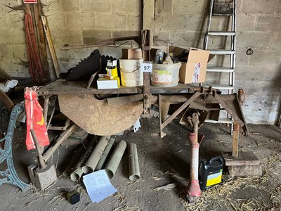 Lot 97 - Large Saw (Based in Gedding) (No VAT)