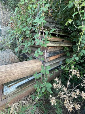 Lot 159 - Heavy Duty Stable Doors and partitions (rolls...