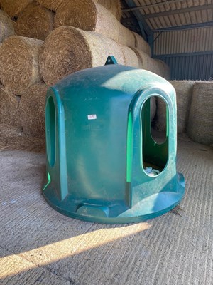 Lot 1q - 5 x Plastic Paddock Hayfeeders (Only 3 years...