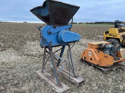 Lot 135 - Hunt Roller Mill