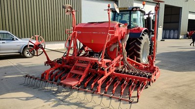 Lot 25 - Kuhn Venta LC 402 drill HR 403 (Year: 2000)