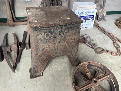 Lot 46 - 1 x Antique Anvil