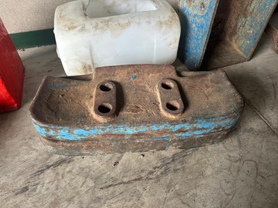 Lot 58 - 3 x Ford Front Weights