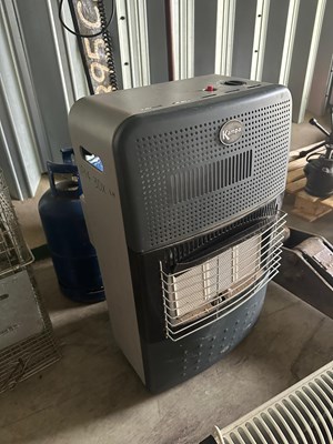 Lot 94 - 1 x Gas Heater (Kampa) with two gas cannisters