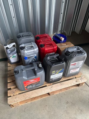 Lot 114 - Pallet of Various Oils (Engine, Gear,...