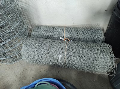 Lot 95 - 2x Rolls of Chicken Wire