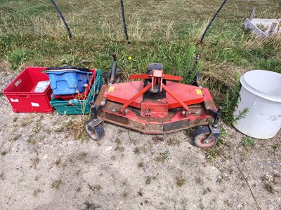 Lot 12 - Red Grass Topper (Located in Brettenham, no VAT)
