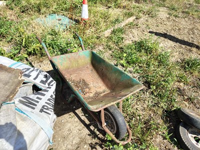 Lot 27 - Wheelbarrow (Located in Brettenham, no VAT)