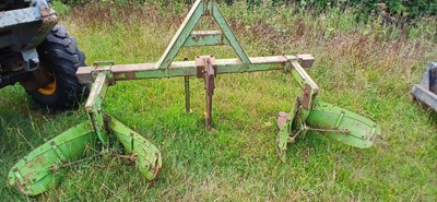 Lot 45 - Dowdeswell Potato Planter Green (Located in...
