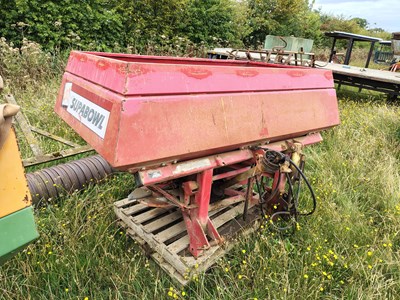 Lot 49 - Lely Superbowl Fertiliser Spreader in working...