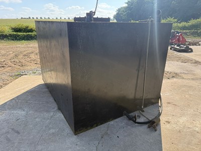Lot 67 - Large steel tank previously used for waste oil...