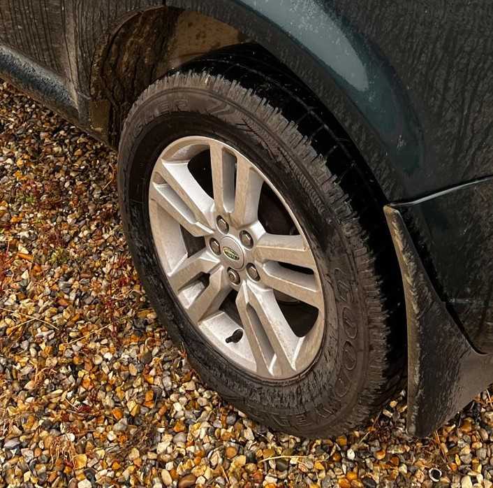 Lot 239 - Alloy wheels for Land Rover Freelander 2