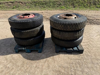 Lot 284 - 6 x wheels 10 stud. (Located in Barnham, no VAT)