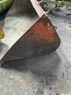 Lot 292 - JCB Teleporter Grain bucket (Located in...