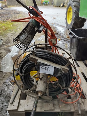 Lot 40c - Extension Reel & Lead Lamp