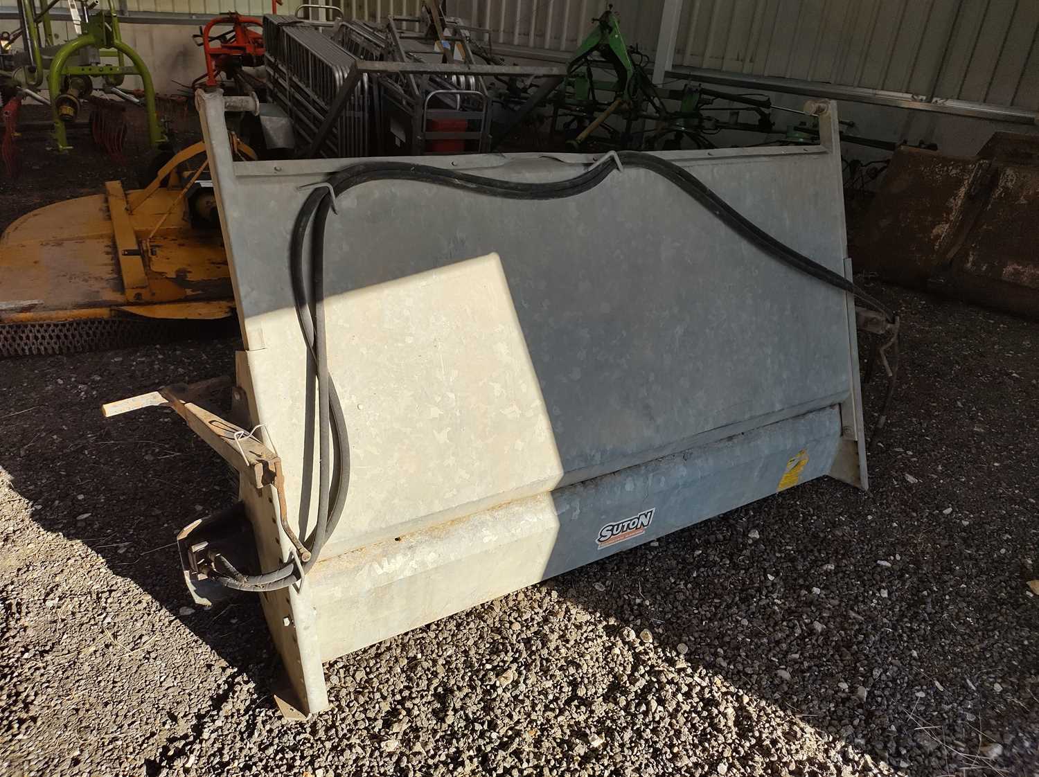 Lot 192 - Suton Hydraulic Yard Bucket Brush (no bucket...