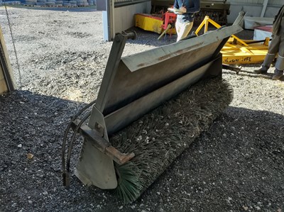 Lot 192 - Suton Hydraulic Yard Bucket Brush (no bucket...