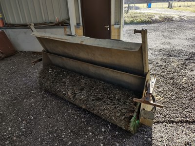 Lot 192 - Suton Hydraulic Yard Bucket Brush (no bucket...