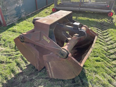 Lot 195 - Grab Bucket for Lorry