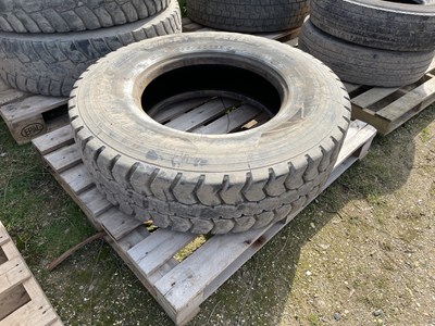 Lot 80 - 1x Hankook 295/80R22.5 Lorry Tyre