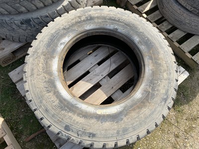 Lot 80 - 1x Hankook 295/80R22.5 Lorry Tyre