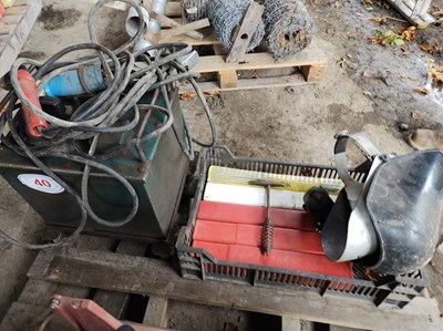Lot 40 - Olympic Bantom Oil Cooled Welder with 2 x Face...