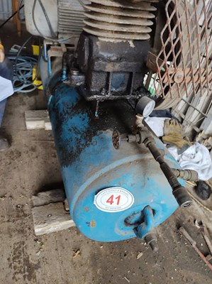 Lot 41 - Air Compressor