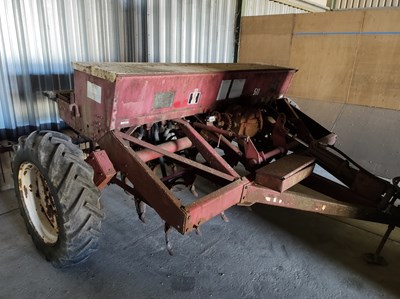 Lot 51 - International Harvester 511 Cultivator Grain...