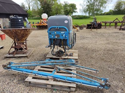 Lot 57 - Ransomes Cropguard Sprayer with Booms