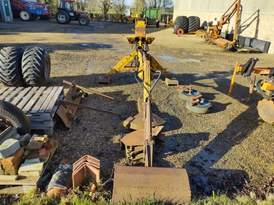 Lot 34 - McConnel Power Arm 3pt Linkage Back Actor with...