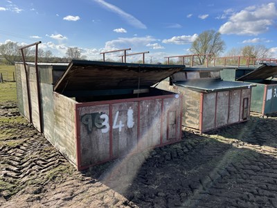 Lot 263 - 2x Weaner Kennels