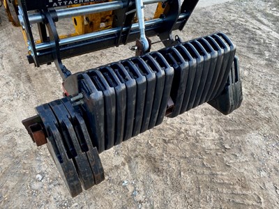 Lot 252 - 1000kg Front Weight Block on 3pt Linkage with...