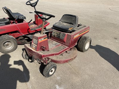 Lot 227 - Murray 8/30 Ride on Lawn Mower (spares or repair)