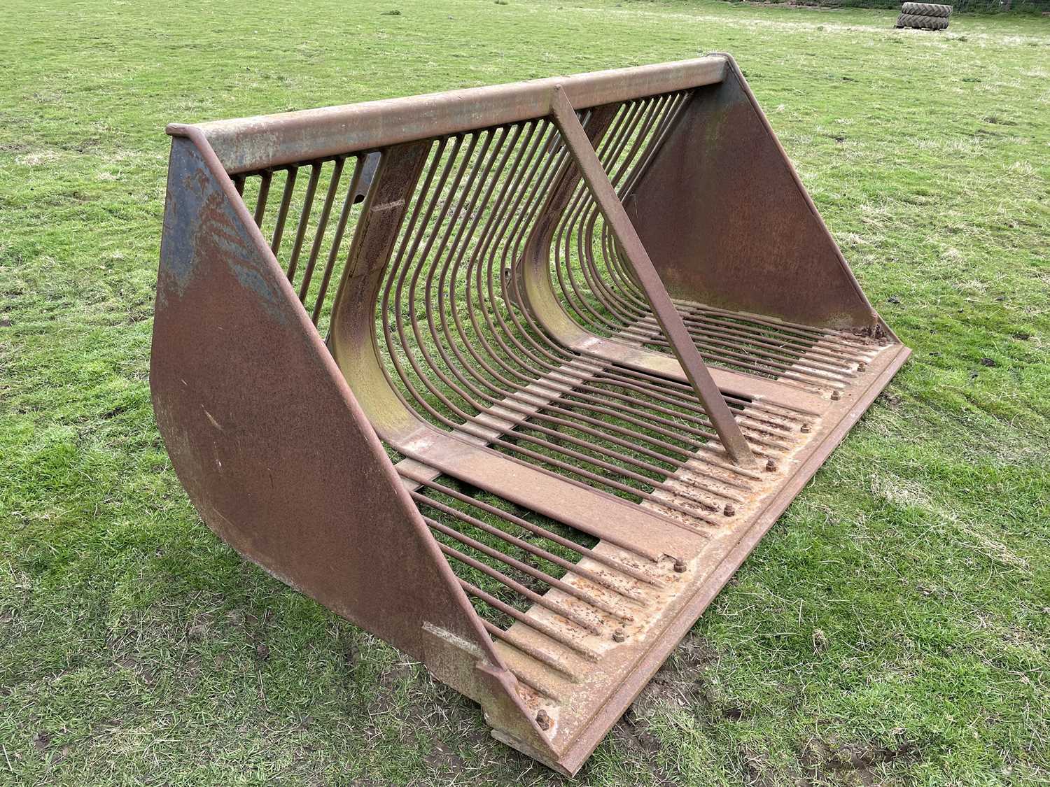 Lot 275 Sugar Beet Bucket on JCB Mounts