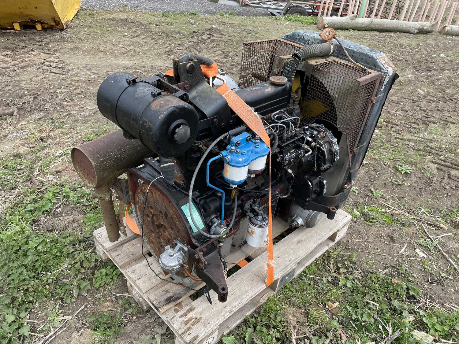 Lot 280 - Ford Engine