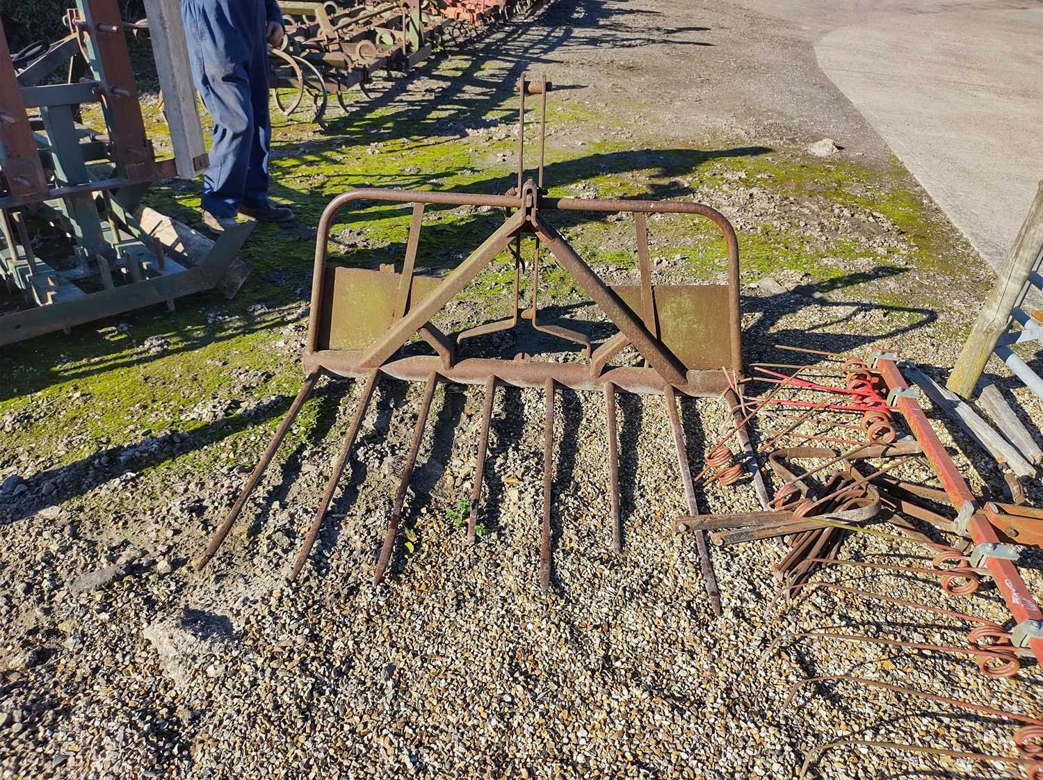 Lot 60 - Tractor Mounted Buckrake