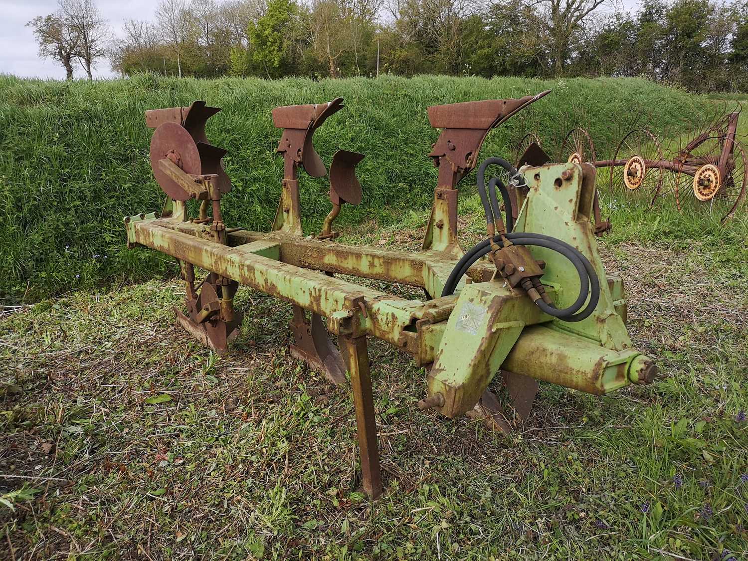 Lot 83 - Dowdeswell 3 Furrow Reversible Plough