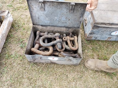 Lot 2 - 2x Boxes of Shackles of Various Sizes