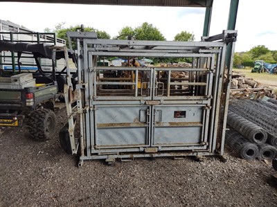 Lot 60 - Bateman SuperScoop MKII Cattle Crush with Weigher