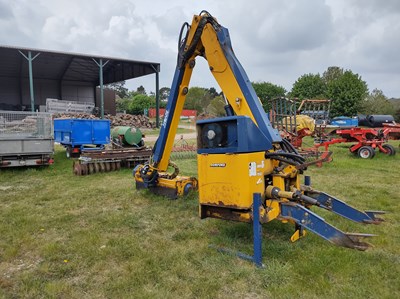 Lot 174 - Bomford Buzzard 8m Flail (2009) (sluice for...