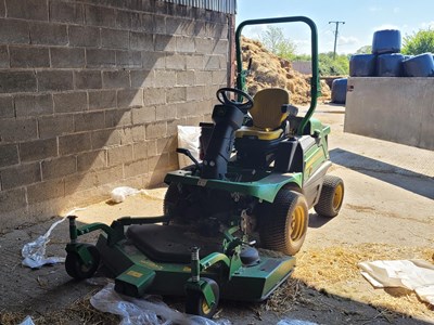 Lot 151 - John Deere 1570 Mower with 62" Front Deck...